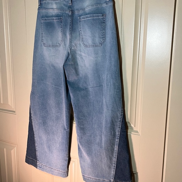 Time and Tru High rise Wide leg Light Blue Jeans - Picture 2 of 9